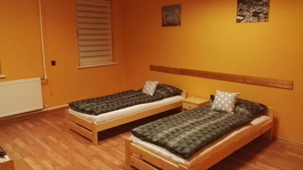 COLLINGO Belvárosi Szállás Kazincbarcika Exterior foto