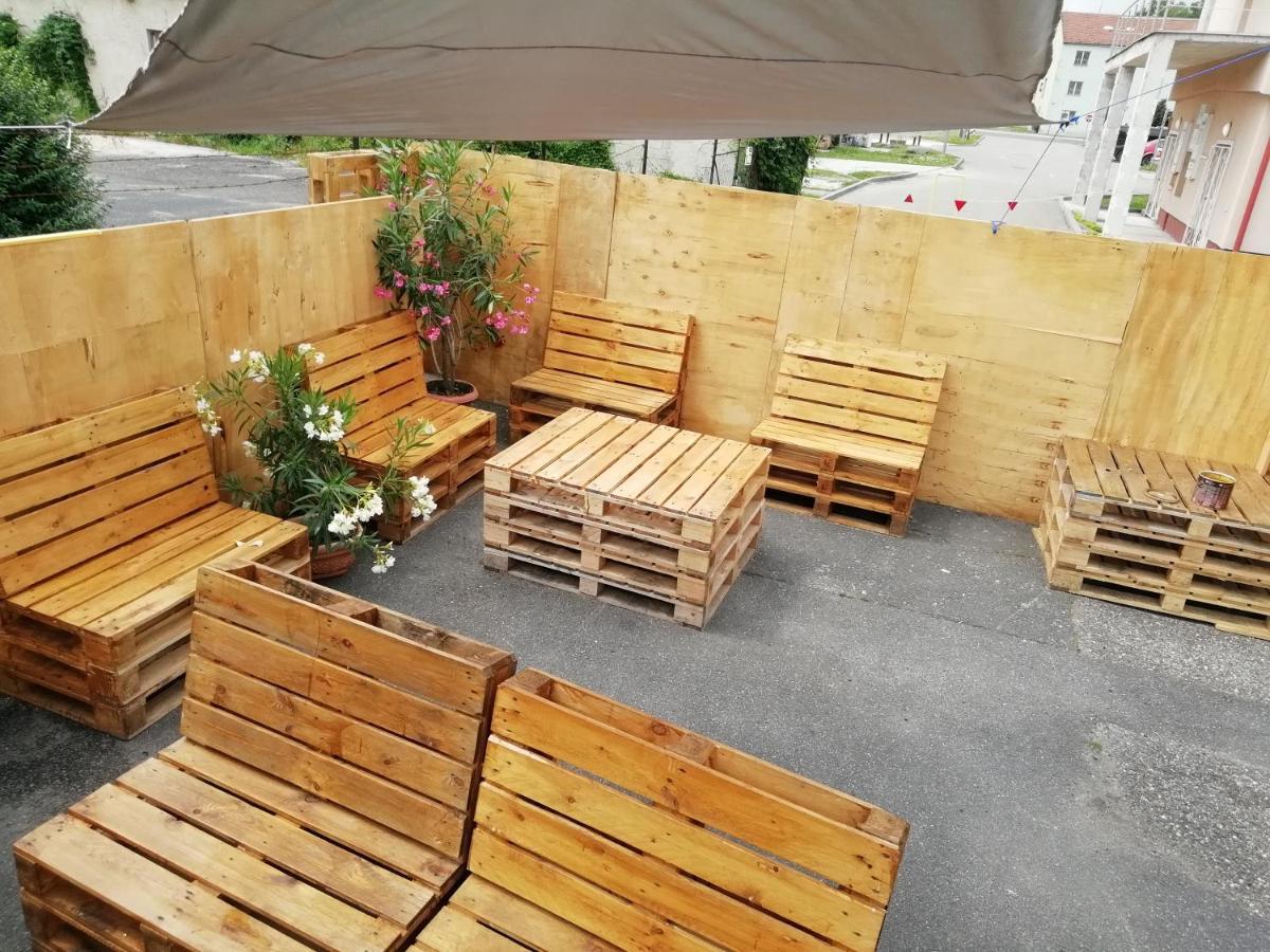 COLLINGO Belvárosi Szállás Kazincbarcika Exterior foto