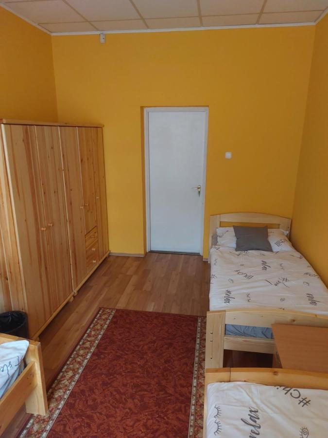 COLLINGO Belvárosi Szállás Kazincbarcika Exterior foto