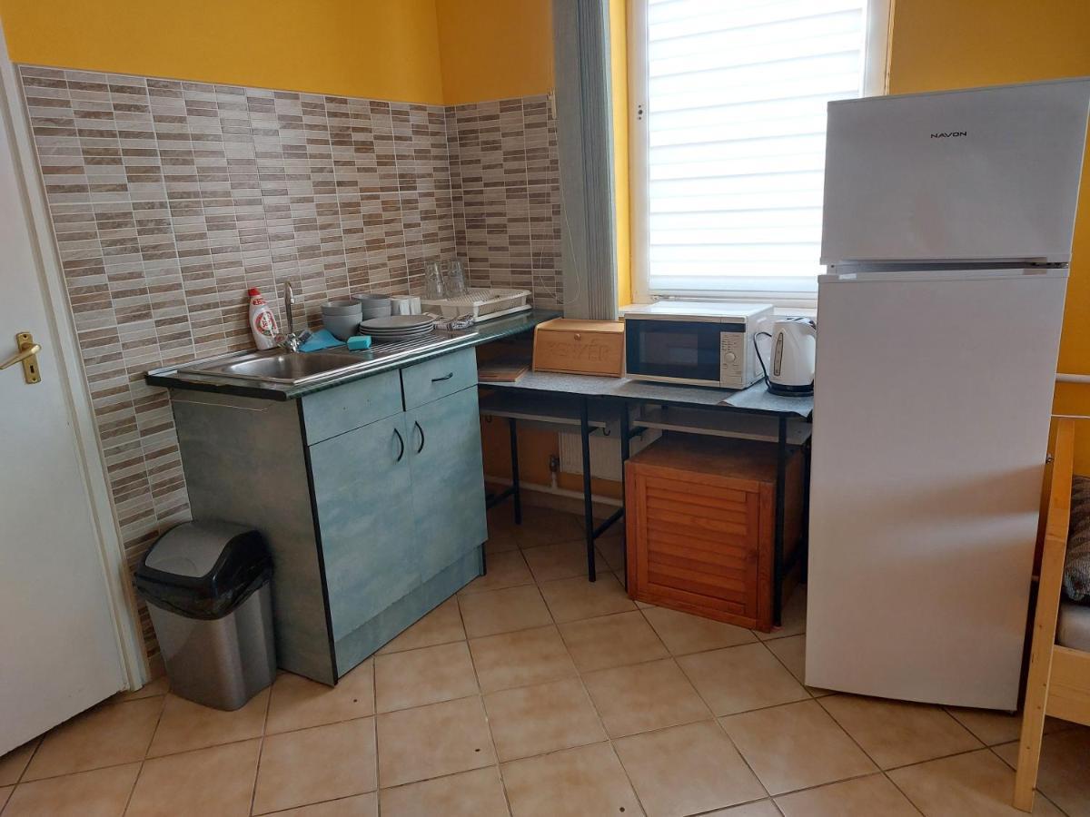 COLLINGO Belvárosi Szállás Kazincbarcika Exterior foto