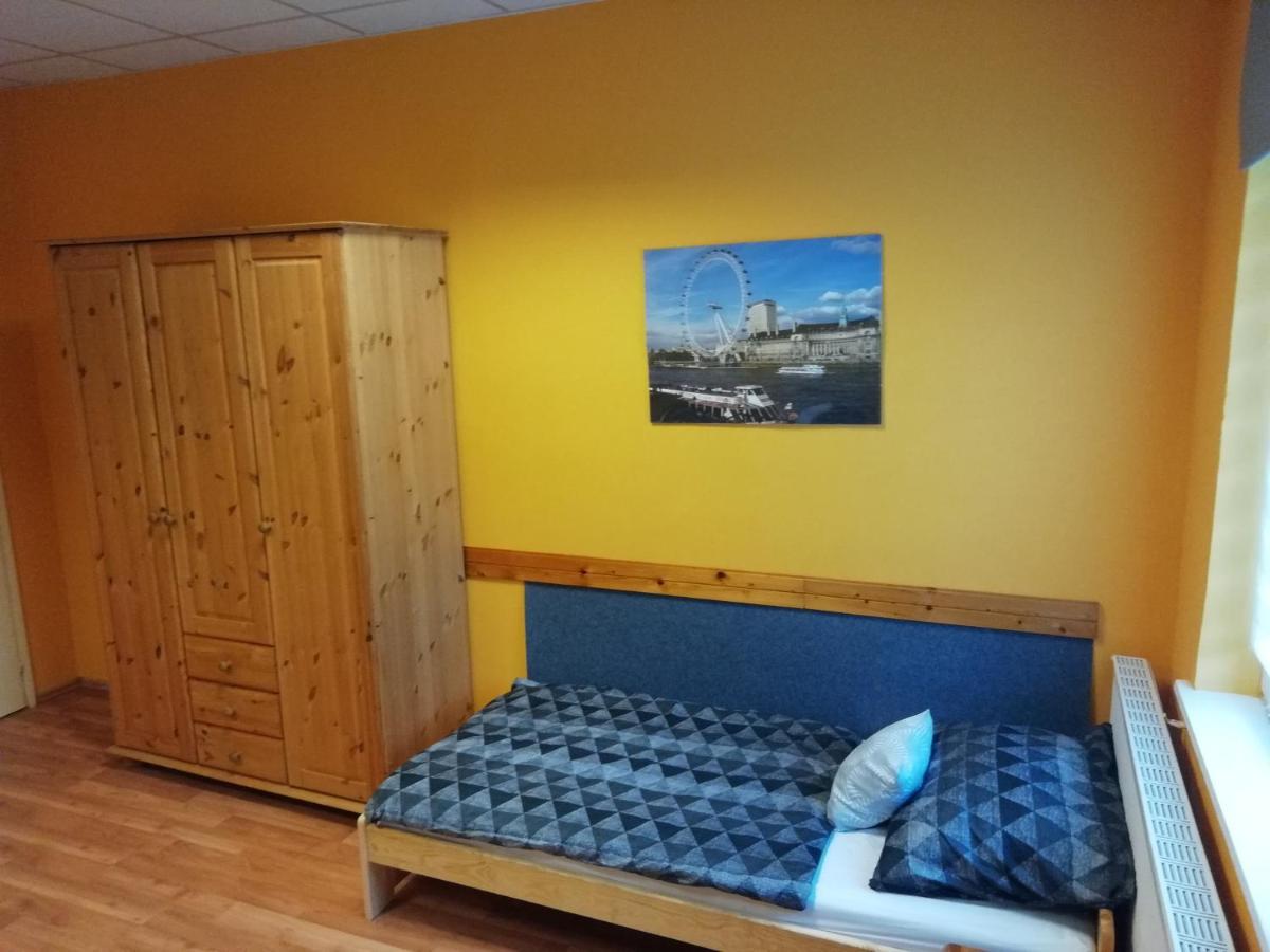 COLLINGO Belvárosi Szállás Kazincbarcika Habitación foto
