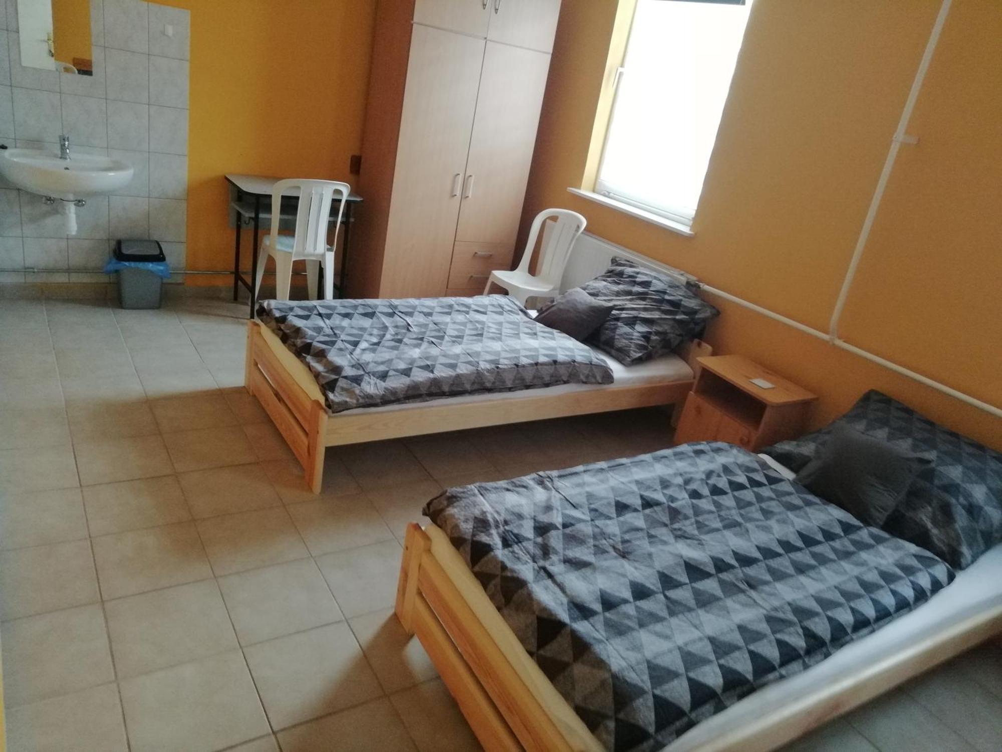COLLINGO Belvárosi Szállás Kazincbarcika Habitación foto